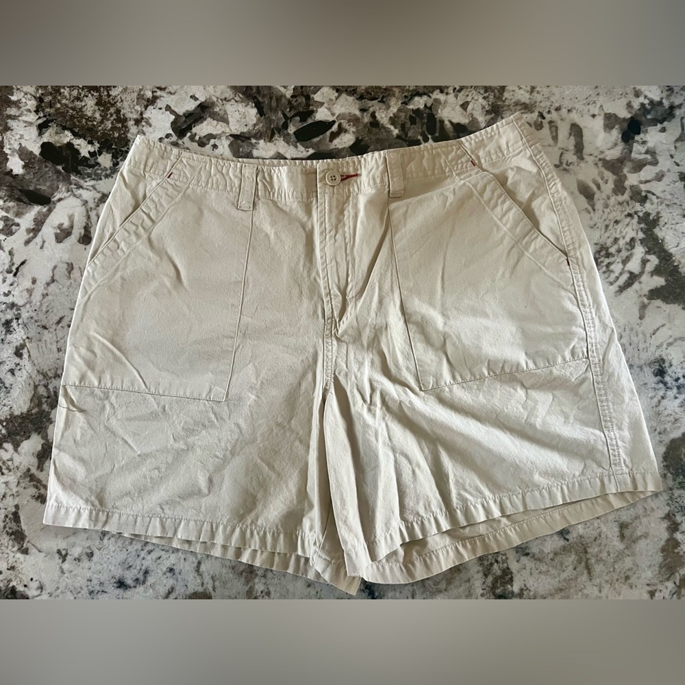 Old Navy Women's Cream Cargo Shorts